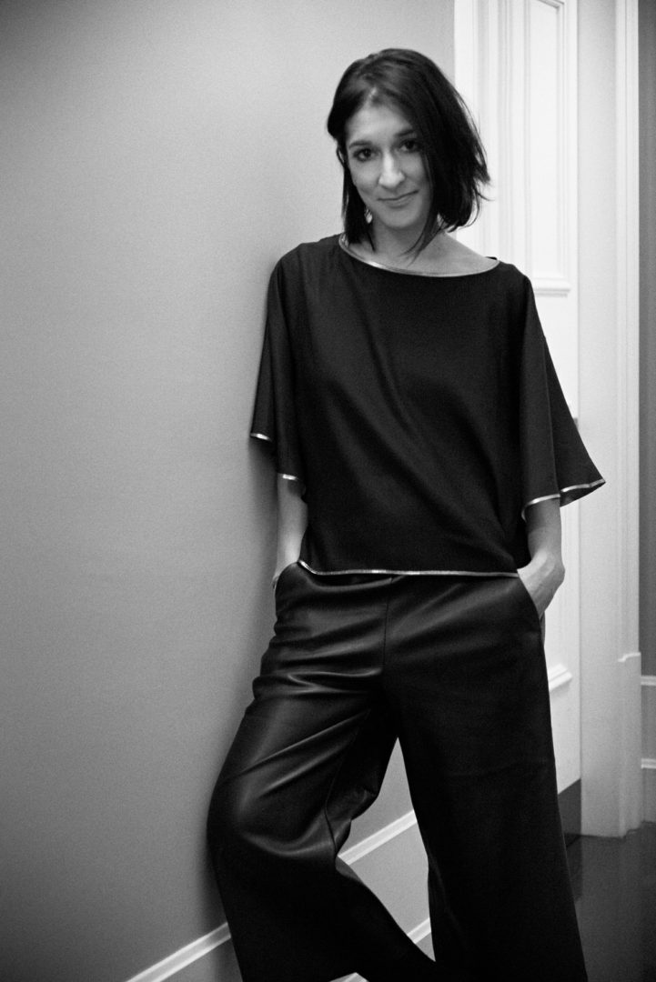 Portrait de Bav Tailor, fondatrice de sa marque de mode consciente